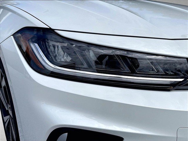 Used 2025 Volkswagen Jetta SEL FWD image 29