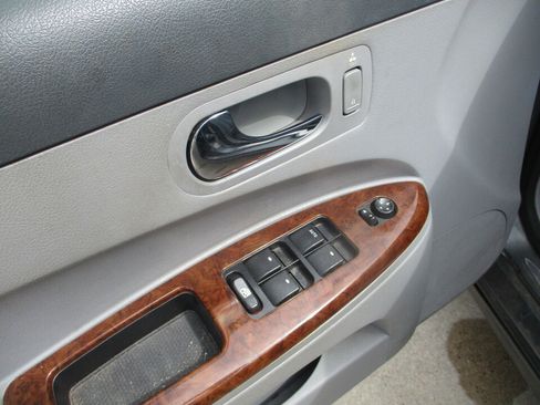 Used 2005 Buick LaCrosse CXL FWD image 24