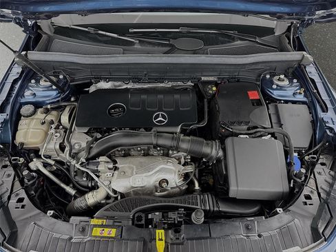 Used 2023 Mercedes-Benz GLB 250 w/ AMG Line image 31