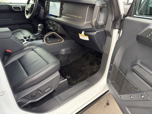 New 2025 Ford Bronco Badlands image 32