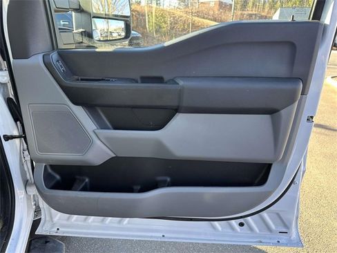 Used 2024 Ford F550 4x4 Regular Cab Super Duty image 22