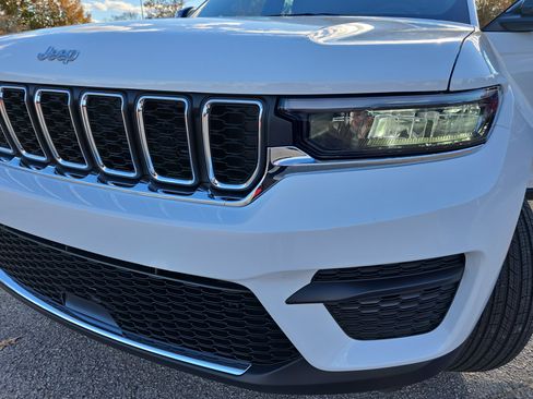 New 2025 Jeep Grand Cherokee Laredo image 33