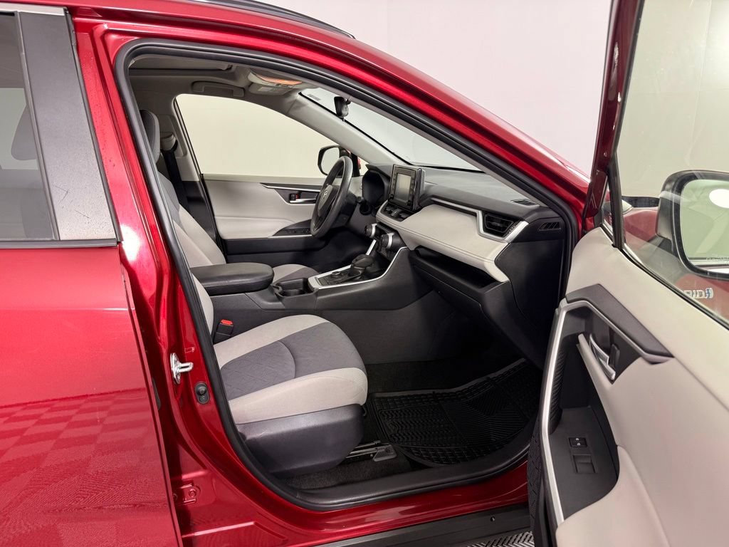 Used 2019 Toyota RAV4 XLE w/ Convenience Package AWD/4WD image 18