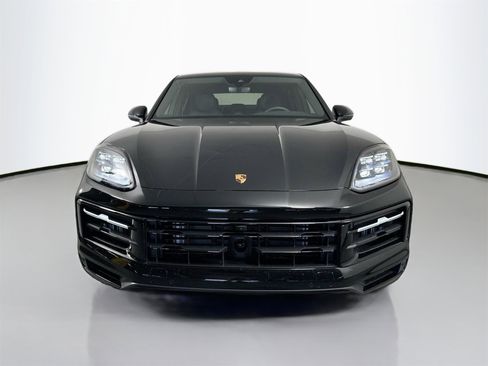 Certified 2025 Porsche Cayenne Coupe image 10