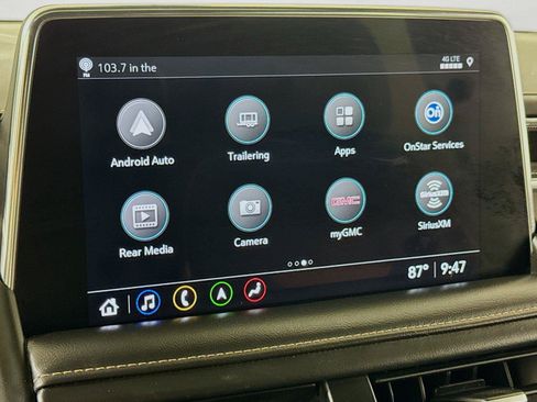 Used 2021 GMC Yukon XL AT4 w/ Rear Media and Nav Package AWD/4WD image 13