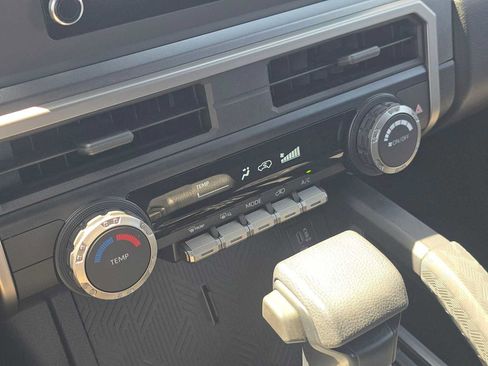 Certified 2026 Toyota 4Runner SR5 AWD/4WD image 35