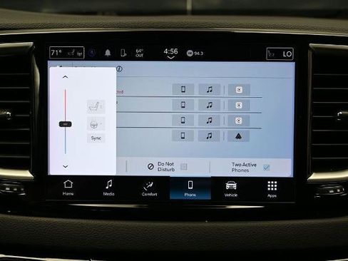 Used 2024 Chrysler Pacifica Touring-L FWD image 27