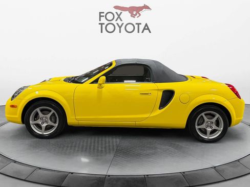 Used 2002 Toyota MR2 RWD image 3