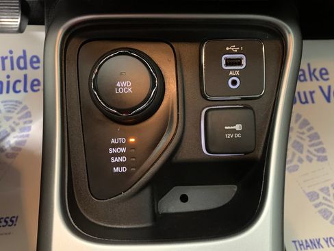 Used 2021 Jeep Compass Latitude AWD/4WD image 27