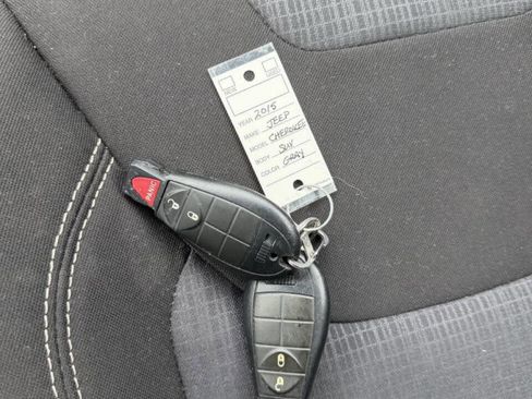 Used 2015 Jeep Cherokee Latitude image 25