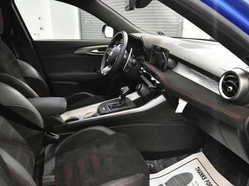 Used 2024 Alfa Romeo Tonale Veloce AWD/4WD image 17