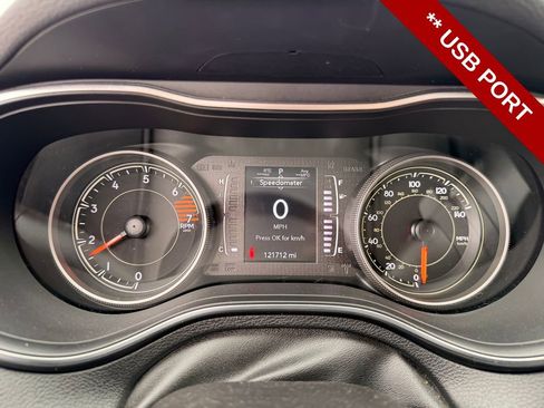Used 2019 Jeep Cherokee Sport w/ Cold Weather Group AWD/4WD image 17