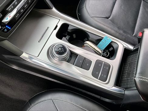 Used 2020 Ford Explorer Limited image 16