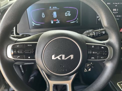 Used 2025 Kia Sportage LX FWD image 25