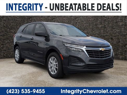 Used 2022 Chevrolet Equinox LS AWD/4WD image 1