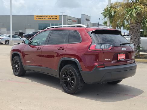 Used 2021 Jeep Cherokee Latitude AWD/4WD image 12