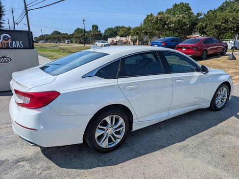 Used 2018 Honda Accord LX image 5