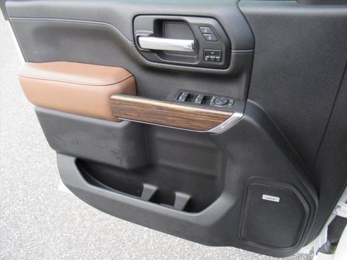 Used 2021 Chevrolet Silverado 3500 High Country w/ Z71 Off-Road Package image 28