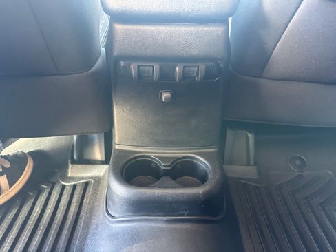 Used 2015 Jeep Wrangler Unlimited Sahara image 31