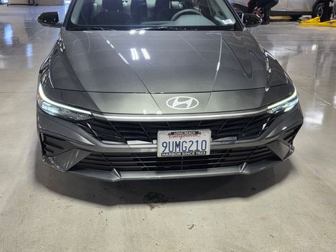 Certified 2025 Hyundai Elantra Sport FWD image 9