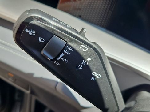 New 2026 Volkswagen Tiguan SE AWD/4WD image 27