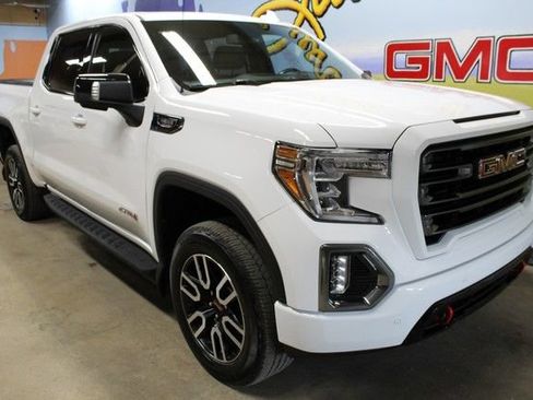 Certified 2022 GMC Sierra 1500 AT4 w/ AT4 Premium Package AWD/4WD image 3