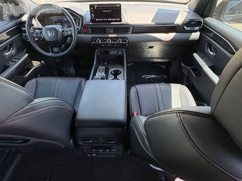 Used 2025 Honda Pilot Black Edition image 28
