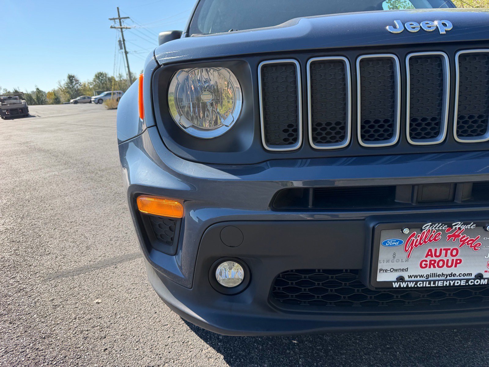 Used 2023 Jeep Renegade Latitude w/ Premium Group AWD/4WD image 4