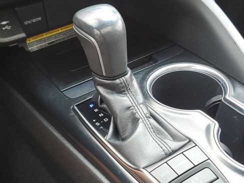 Used 2019 Toyota Camry XSE w/ Navigation Package FWD image 31