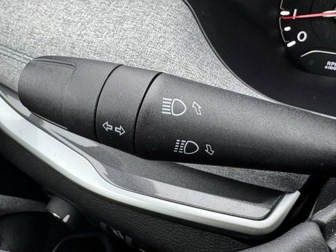 Used 2024 Jeep Compass Latitude image 23