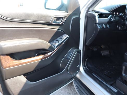 Used 2018 Chevrolet Suburban LT AWD/4WD image 25