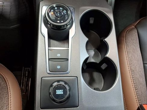 Certified 2025 Ford Bronco Sport Outer Banks w/ Outer Banks Tech Package+ AWD/4WD image 12