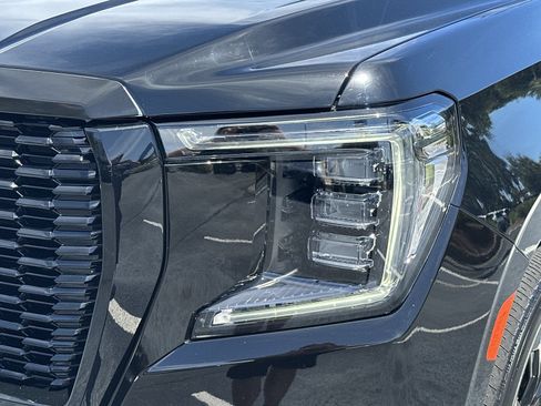 Used 2024 GMC Yukon Denali w/ Denali Reserve Package AWD/4WD image 11