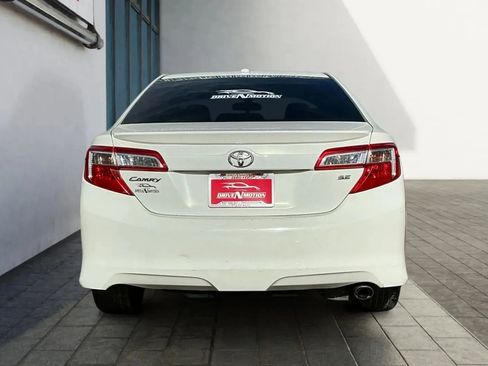 Used 2012 Toyota Camry SE image 5