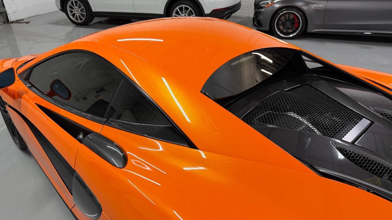 Used 2017 McLaren 570S Coupe RWD image 17