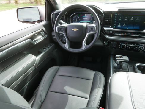 Used 2023 Chevrolet Silverado 1500 LTZ AWD/4WD image 9