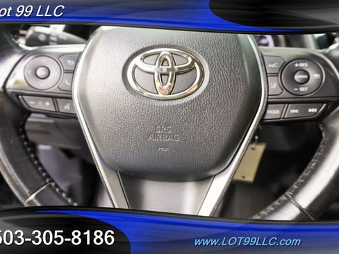 Used 2020 Toyota Camry SE FWD image 23