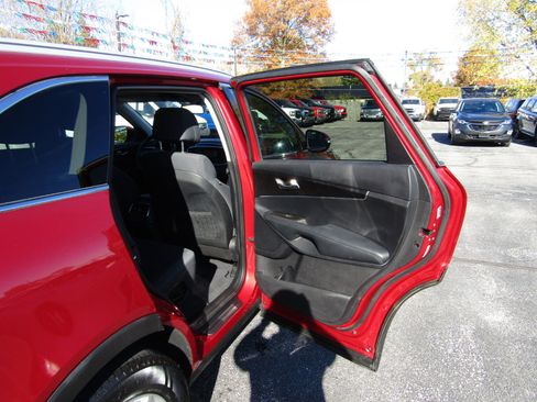 Used 2017 Kia Sorento LX V6 AWD image 24