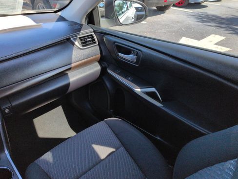 Used 2016 Toyota Camry LE FWD image 15