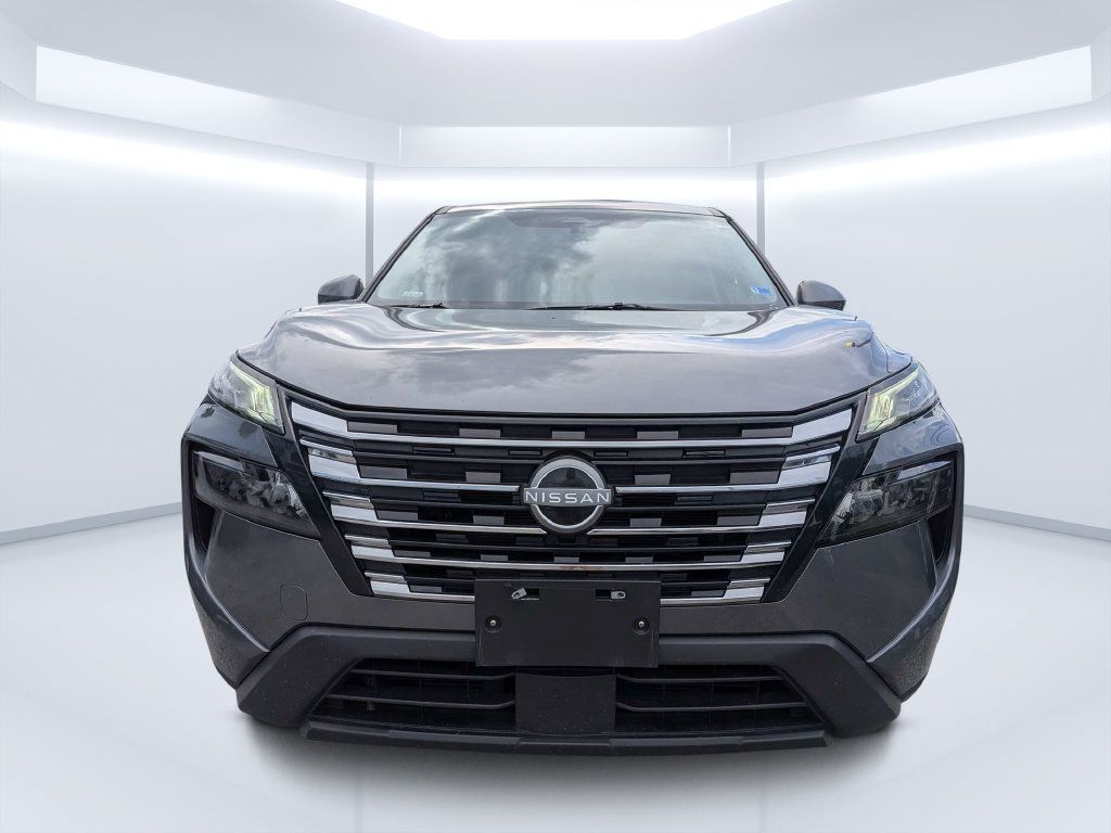 Used 2025 Nissan Rogue SV AWD/4WD image 6