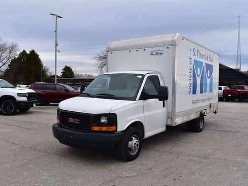Used 2016 GMC Savana 3500 image 2