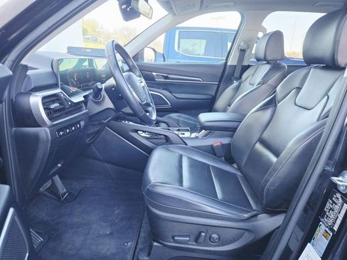 Used 2025 Kia Telluride S image 13