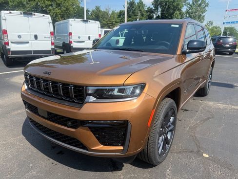 New 2026 Jeep Grand Cherokee L Limited AWD/4WD image 8