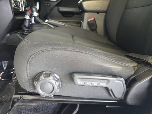 Used 2019 Jeep Wrangler Unlimited Sport S AWD/4WD image 28