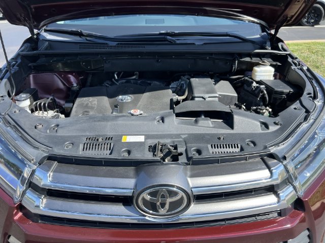 Used 2019 Toyota Highlander Limited Platinum AWD/4WD image 24