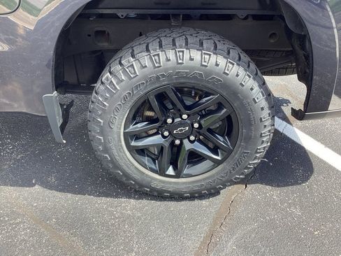 Used 2024 Chevrolet Silverado 1500 LT AWD/4WD image 31