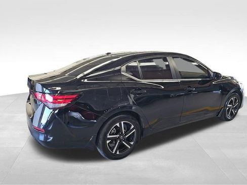 Used 2025 Nissan Sentra SV w/ Trunk Package image 4