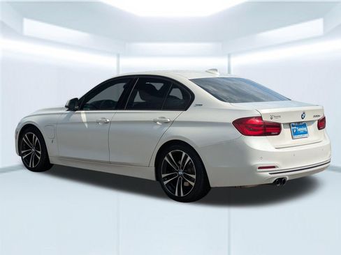 Used 2018 BMW 330e RWD image 3