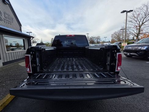 Used 2014 RAM 1500 Laramie AWD/4WD image 9