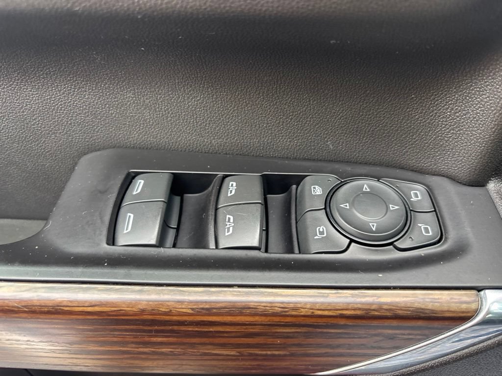 Used 2020 Chevrolet Silverado 1500 High Country w/ Technology Package AWD/4WD image 16